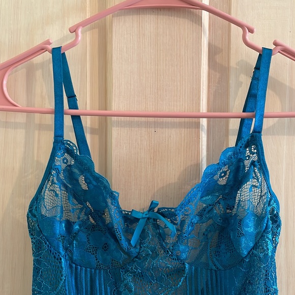 Lulu’s Turquoise Sheer Lace Bodysuit - Picture 6 of 12